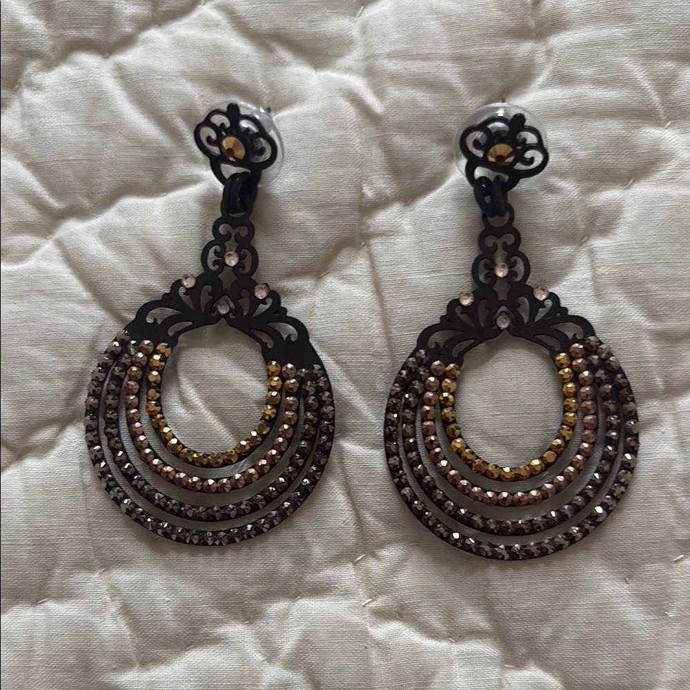 Rare Leetal Kalmanson elegant black/ gold circle dangle earrings.